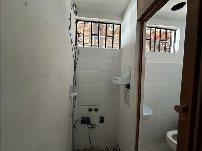 Local en arriendo en El Poblado, Medellín, 83 m² · foto 12 de 12