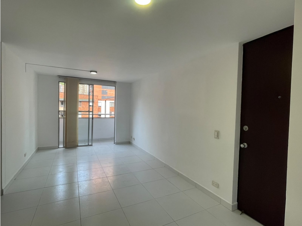 Apartamento en arriendo en Ciudad Del Río, Medellín · foto 3 de 19