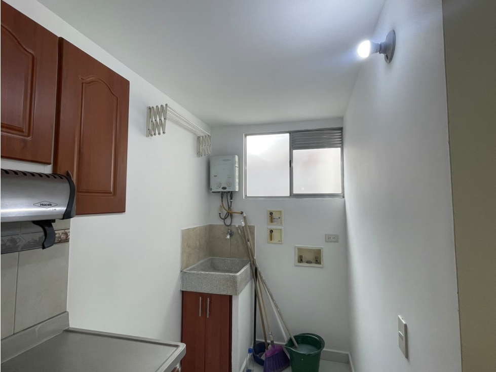 Apartamento en arriendo en Ciudad Del Río, Medellín · foto 4 de 19