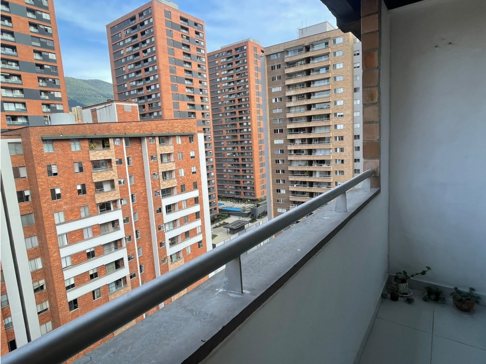Apartamento en arriendo en Ciudad Del Río, Medellín · foto 5 de 19