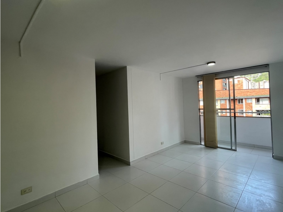 Apartamento en arriendo en Ciudad Del Río, Medellín · foto 8 de 19