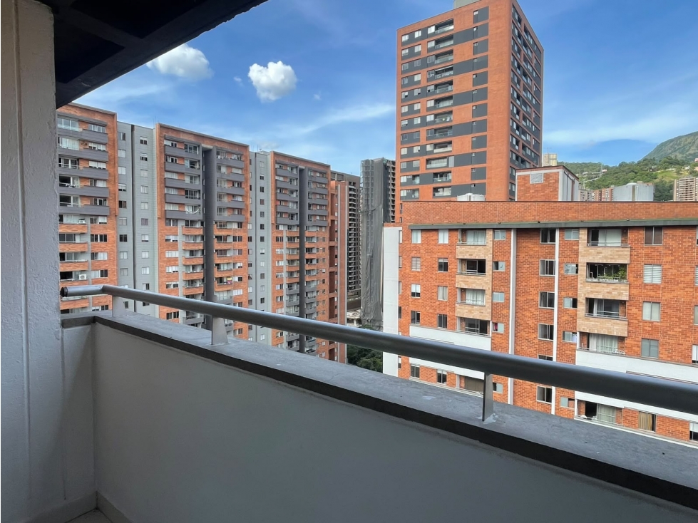 Apartamento en arriendo en Ciudad Del Río, Medellín · foto 10 de 19