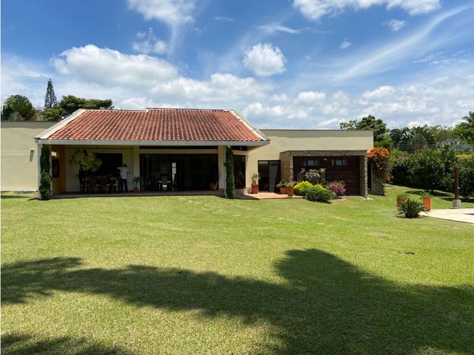 Casa de 5 alcobas en venta en Maravelez, Armenia, 450 m² · foto 2 de 24