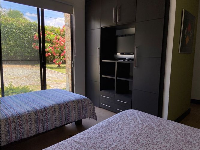 Casa de 5 alcobas en venta en Maravelez, Armenia, 450 m² · foto 10 de 24