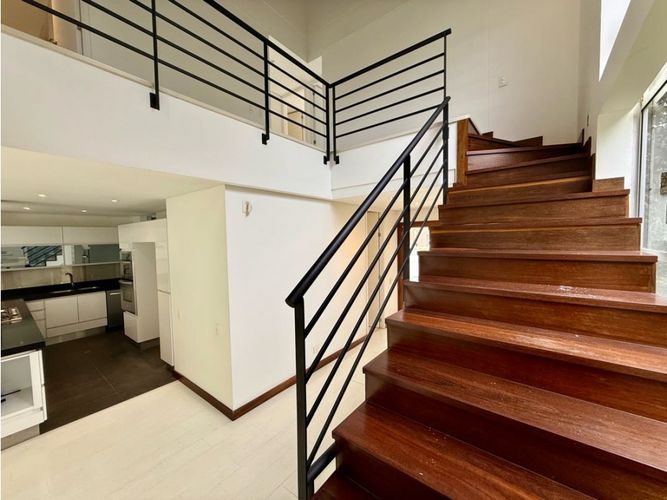 Casa de 3 alcobas en venta en Loma Benedictinos, Envigado, 265 m² · foto 8 de 24