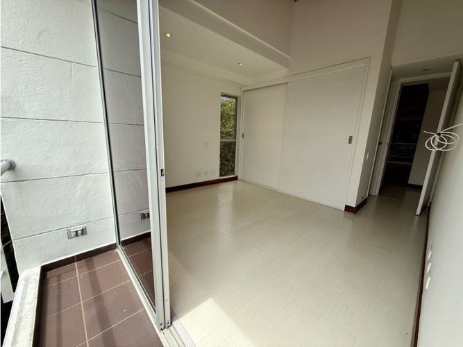 Casa de 3 alcobas en venta en Loma Benedictinos, Envigado, 265 m² · foto 12 de 24
