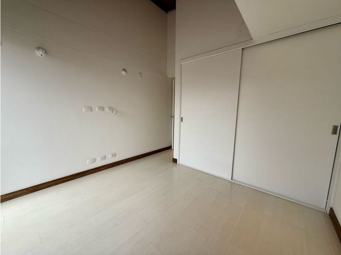 Casa de 3 alcobas en venta en Loma Benedictinos, Envigado, 265 m² · foto 15 de 24