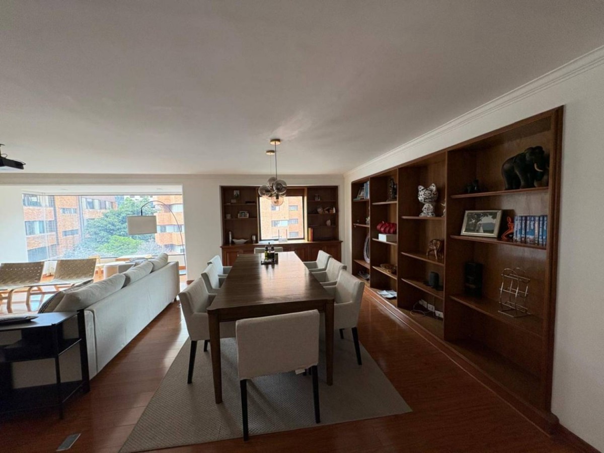 Apartamento en venta en Los Rosales, Bogotá · foto 8 de 24