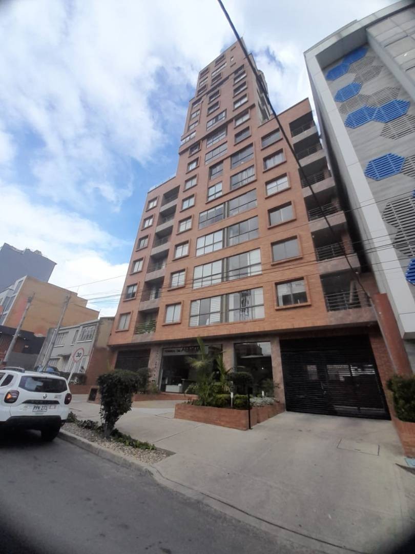 Apartamento en venta en Santa Barbara, Bogotá · foto 2 de 24