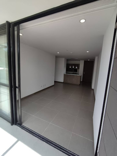 Apartamento en arriendo en Loma De Las Brujas, Envigado · foto 3 de 14