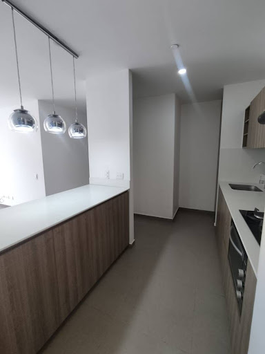 Apartamento en arriendo en Loma De Las Brujas, Envigado · foto 4 de 14