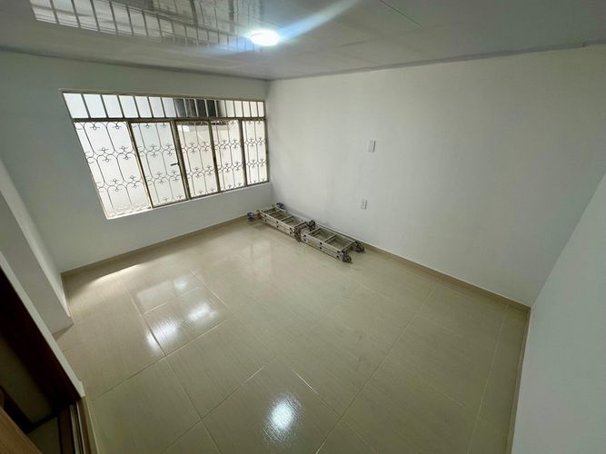 Casa de 4 alcobas en venta en Altos De Arenales, Girón, 70 m² · foto 5 de 10