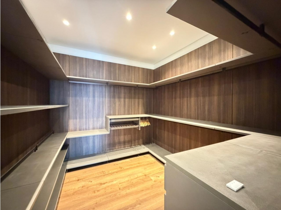 Apartamento en arriendo en El Poblado, Medellín · foto 11 de 24