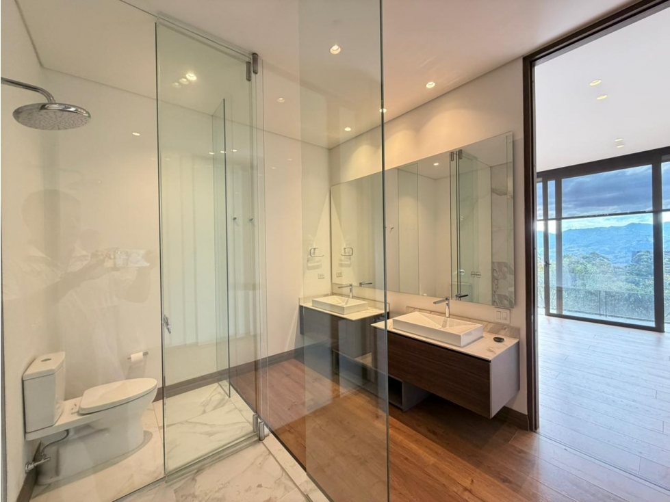 Apartamento en arriendo en El Poblado, Medellín · foto 18 de 24
