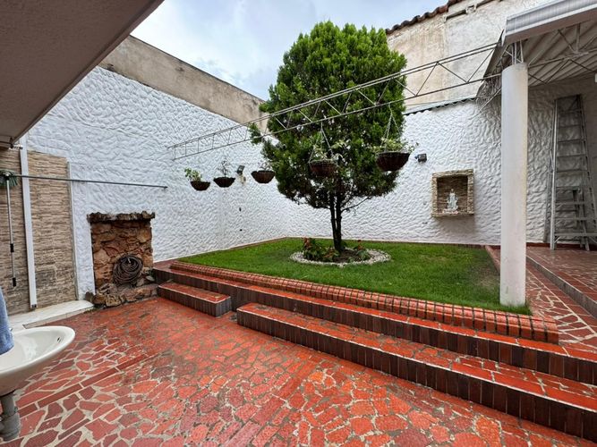 Casa de 5 alcobas en venta en La Victoria, Bucaramanga, 410 m² · foto 23 de 24
