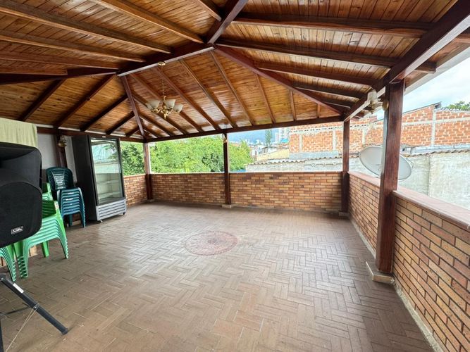 Casa de 5 alcobas en venta en La Victoria, Bucaramanga, 410 m² · foto 24 de 24