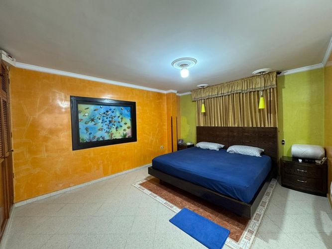 Casa de 5 alcobas en venta en La Victoria, Bucaramanga, 410 m² · foto 4 de 24