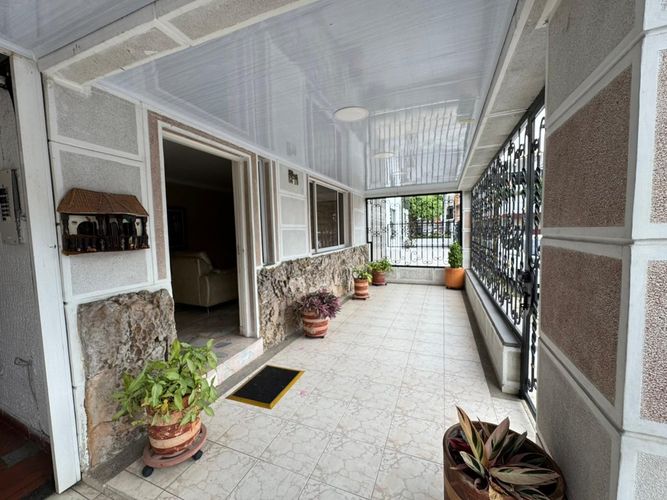 Casa de 5 alcobas en venta en La Victoria, Bucaramanga, 410 m² · foto 10 de 24
