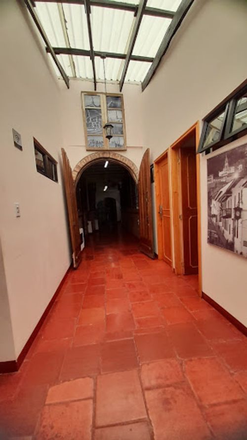 Casa de 6 alcobas en venta en Las Nieves, Bogotá, 958 m² · foto 5 de 8
