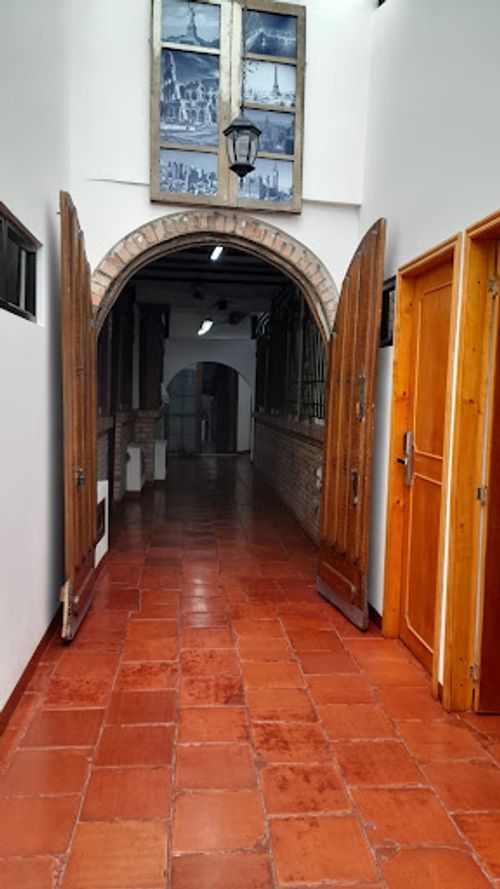 Casa de 6 alcobas en venta en Las Nieves, Bogotá, 958 m² · foto 7 de 8