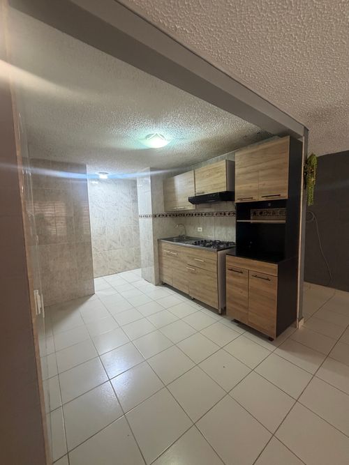 Apartamento de 3 alcobas en venta en Conjunto Residencial La Finca Super Manzana 8, Madrid, 64 m² · foto 2 de 11