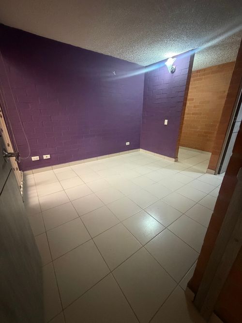 Apartamento de 3 alcobas en venta en Conjunto Residencial La Finca Super Manzana 8, Madrid, 64 m² · foto 4 de 11
