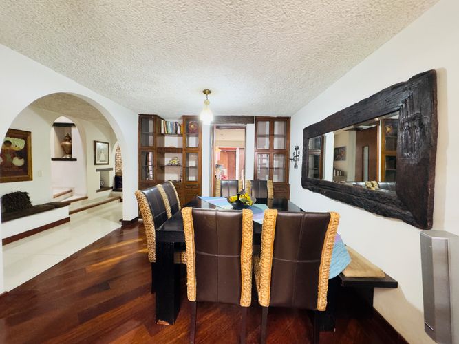 Casa de 4 alcobas en venta en Santa Barbara Oriental, Bogotá, 254 m² · foto 4 de 21