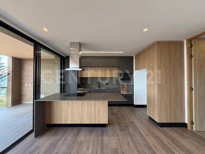 Casa de 3 alcobas en venta en La Convencion, Rionegro, 328 m² · foto 3 de 22