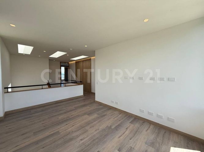 Casa de 3 alcobas en venta en La Convencion, Rionegro, 328 m² · foto 6 de 22