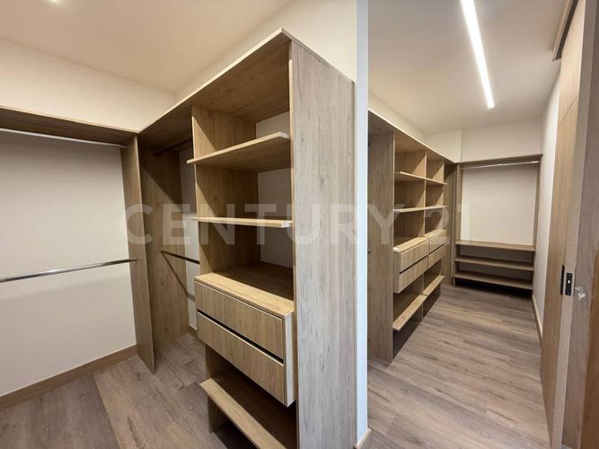 Casa de 3 alcobas en venta en La Convencion, Rionegro, 328 m² · foto 11 de 22