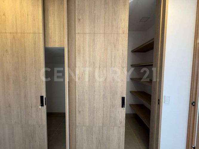 Casa de 3 alcobas en venta en La Convencion, Rionegro, 328 m² · foto 12 de 22