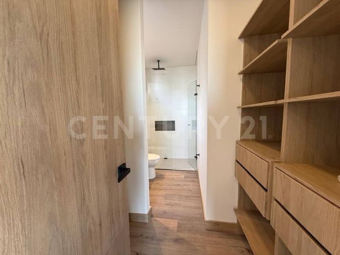Casa de 3 alcobas en venta en La Convencion, Rionegro, 328 m² · foto 17 de 22