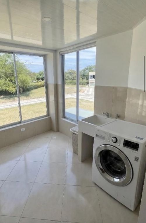 Casa de 5 alcobas en venta en Ricaurte, 153 m² · foto 5 de 17