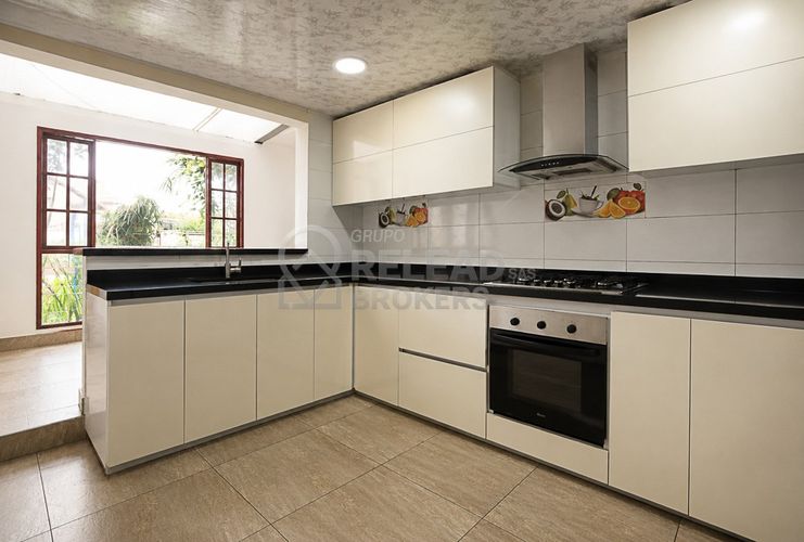 Casa de 3 alcobas en venta en San Jose De Bavaria, Bogotá, 230 m² · foto 7 de 24
