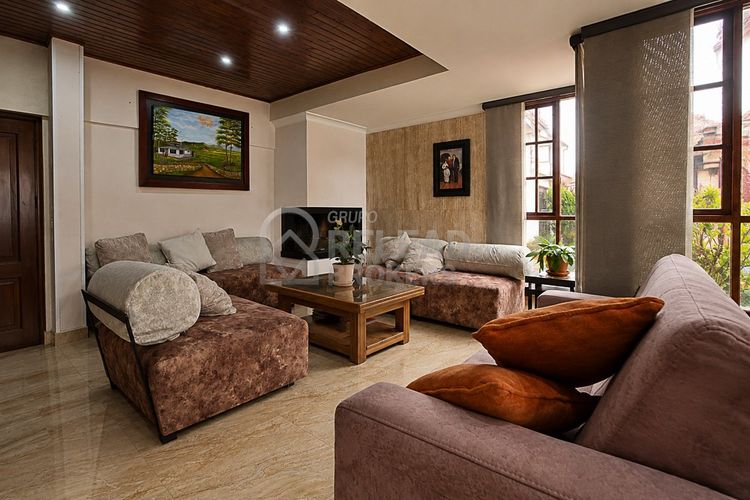 Casa de 3 alcobas en venta en San Jose De Bavaria, Bogotá, 230 m² · foto 3 de 24