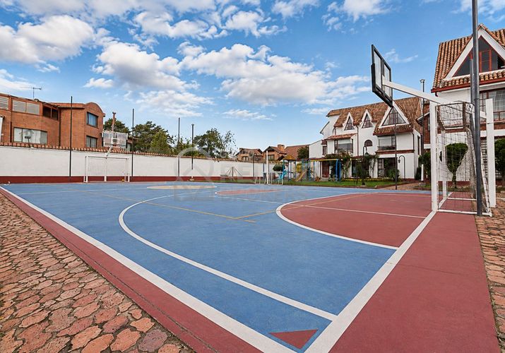 Casa de 3 alcobas en venta en San Jose De Bavaria, Bogotá, 230 m² · foto 21 de 24