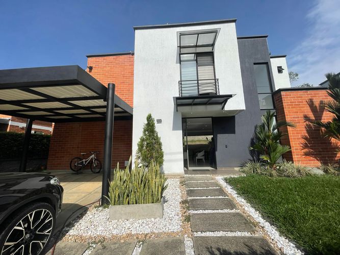 Casa de 4 alcobas en venta en Peon, Jamundí, 431 m² · foto 2 de 23