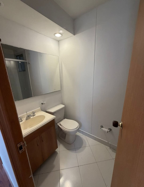 Apartamento de 3 alcobas en venta en Hayuelos, Bogotá, 81 m² · foto 16 de 23