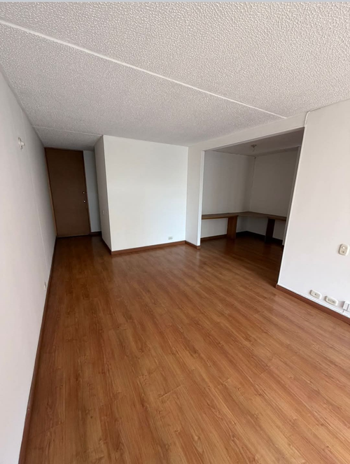 Apartamento de 3 alcobas en venta en Hayuelos, Bogotá, 81 m² · foto 3 de 23
