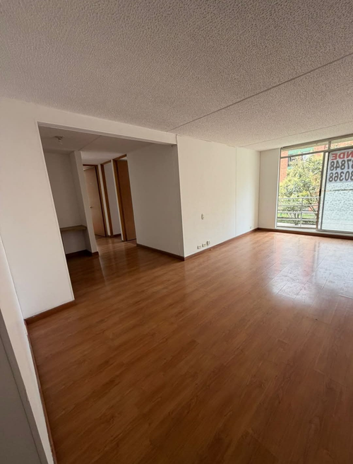 Apartamento de 3 alcobas en venta en Hayuelos, Bogotá, 81 m² · foto 2 de 23