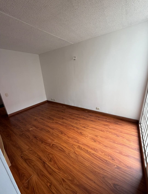 Apartamento de 3 alcobas en venta en Hayuelos, Bogotá, 81 m² · foto 13 de 23