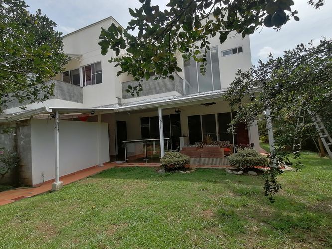 Casa de 5 alcobas en venta en Las Mercedes, Jamundí, 577 m² · foto 2 de 19