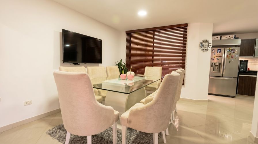 Casa de 3 alcobas en venta en Cota, 178 m² · foto 3 de 12