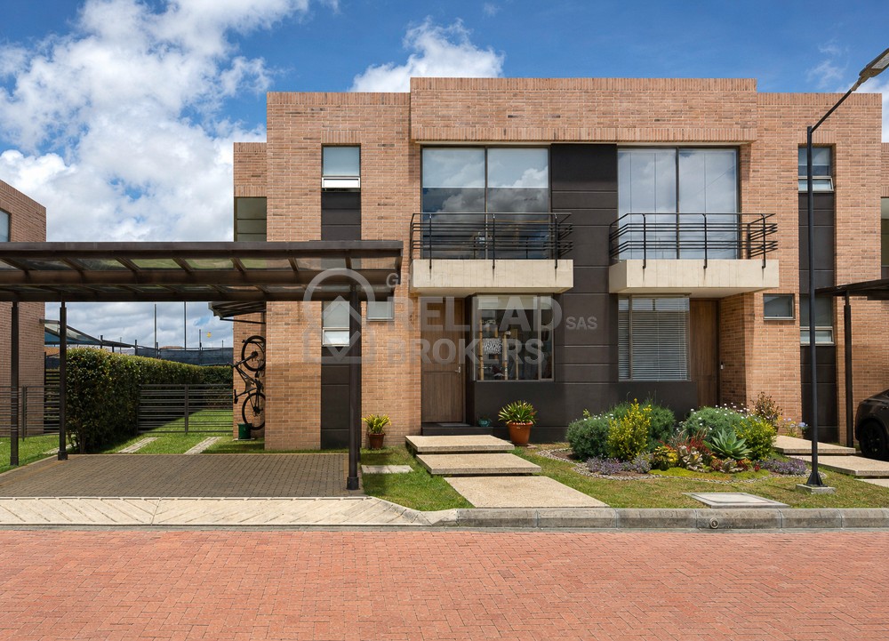 Casa en venta en La Estacion, Cajicá · foto 2 de 18