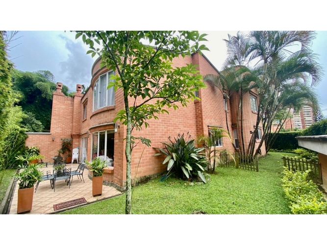 Casa de 4 alcobas en venta en La Candelaria, Medellín, 360 m² · foto 3 de 21