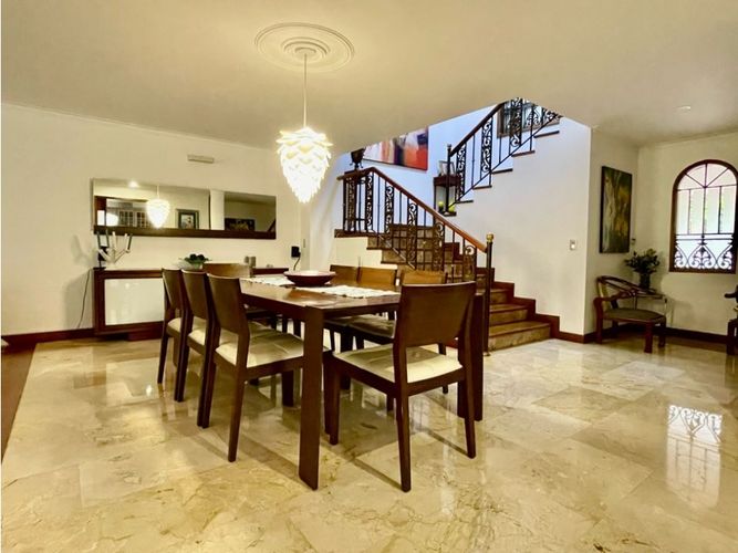 Casa de 4 alcobas en venta en La Candelaria, Medellín, 360 m² · foto 13 de 21