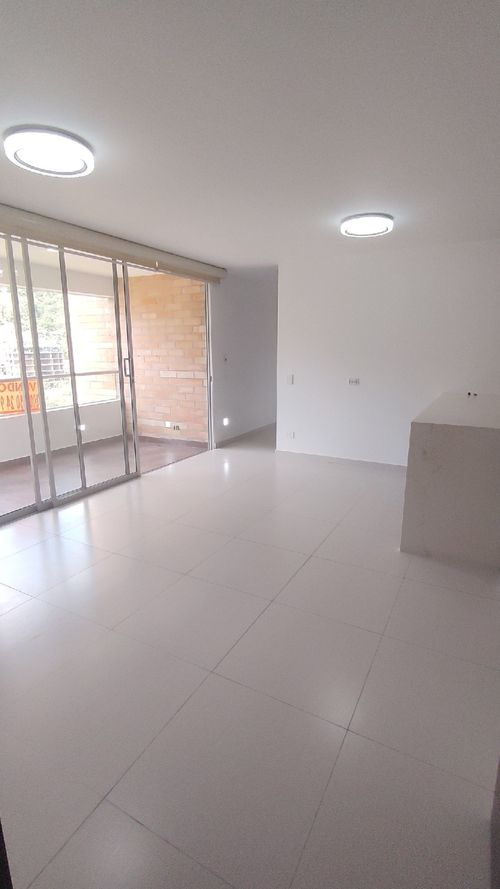Apartamento de 3 alcobas en venta en Pedregal, Copacabana, 73 m² · foto 2 de 17