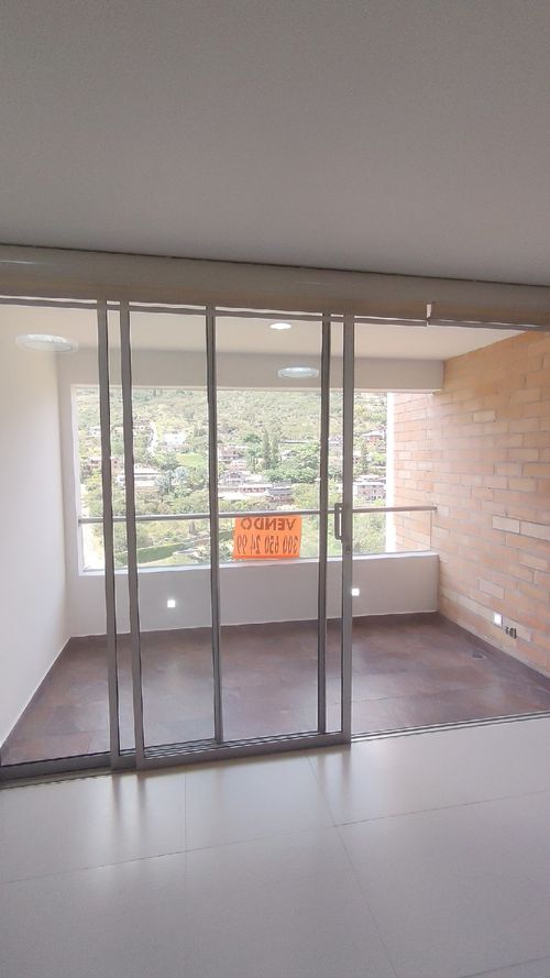 Apartamento de 3 alcobas en venta en Pedregal, Copacabana, 73 m² · foto 3 de 17