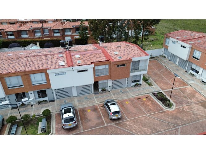 Casa en venta en Altagracia, Tunja, 114 m² · foto 2 de 21