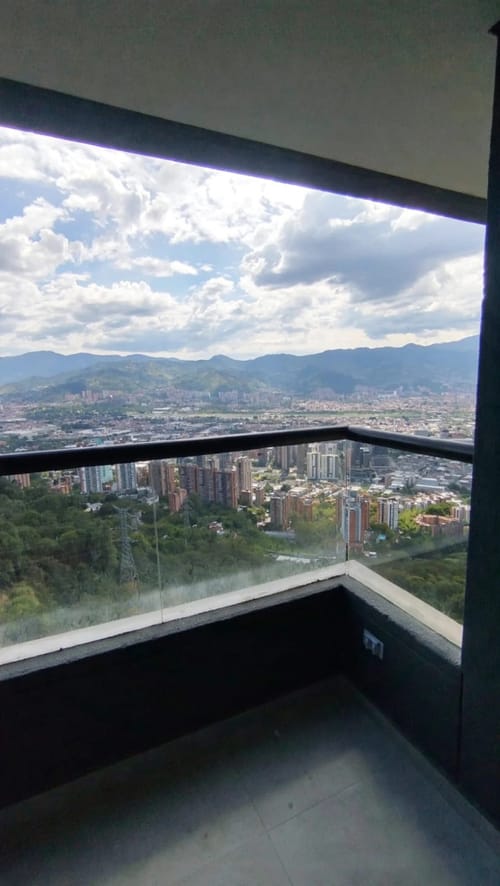 Apartamento de 3 alcobas en arriendo en Las Palmas, Medellín, 75 m² · foto 3 de 12
